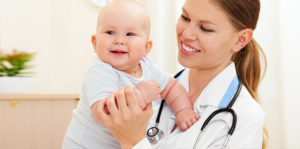 LES PREMIERS SOINS BEBE